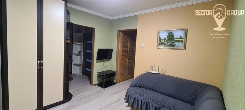Момота. 3 кімнати, 88 метрів.