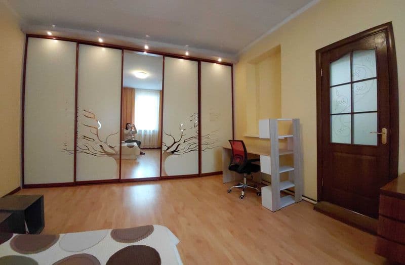 Нова частина будинку 44 м² з окремим входом, паркомісцем та зоною відпочинку, Лісова Буча