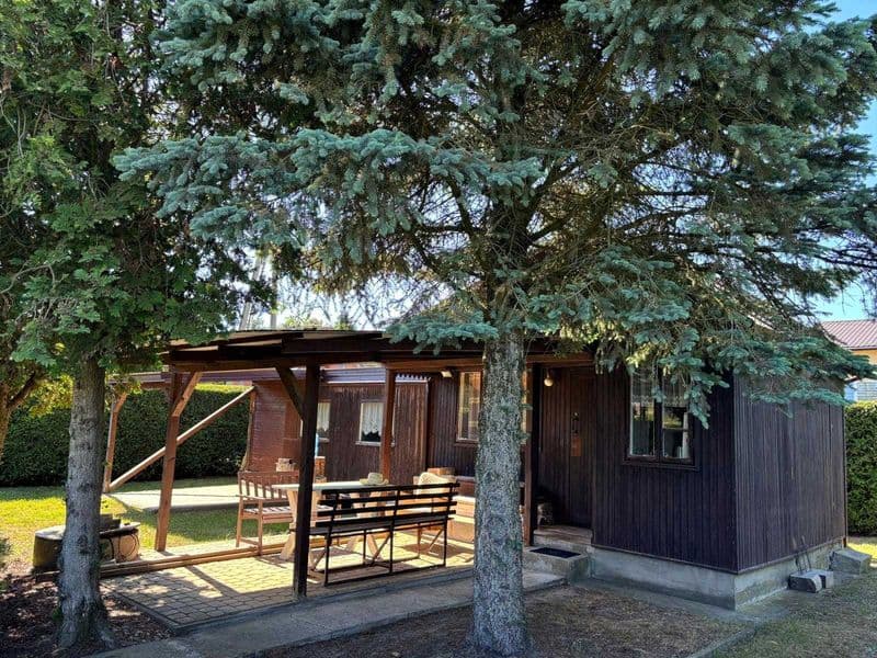 DZIAŁKA ROD KROKUS 400m2 z domkiem 35m2 Zadbana ul. Struga przy lesie