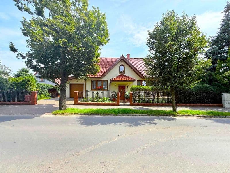 Dom wolnostojący z 2011 r. | 3 sypialnie | Garaż | Ogród
