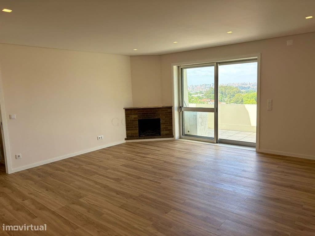 Apartamento T4 para Arrendar em Oliveira do Douro