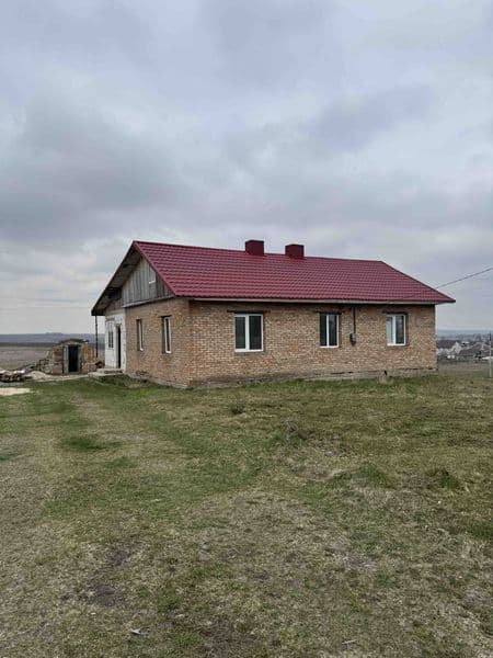 Продаж будинку зі зручностями в с.Сатиїв