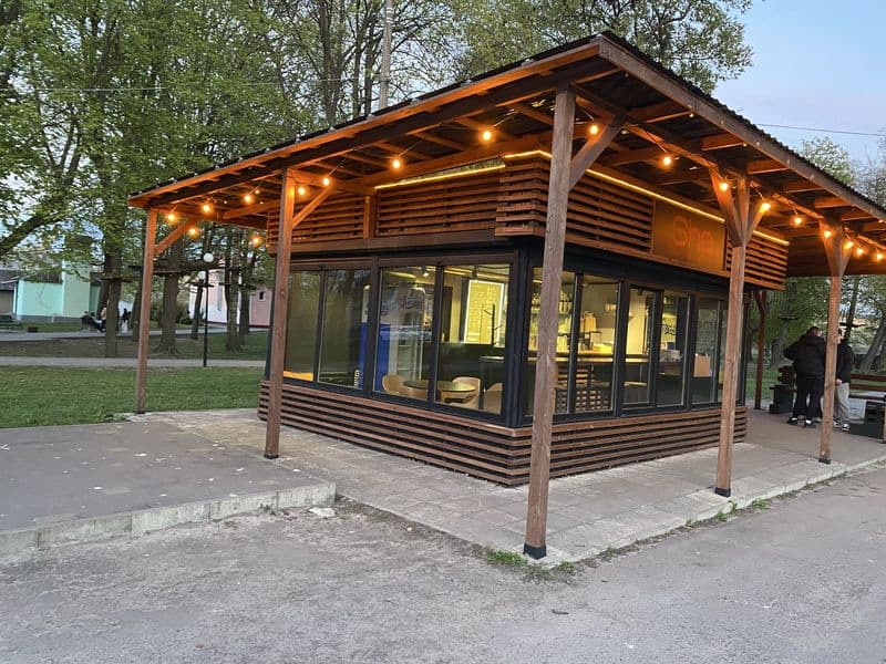 Продам кавярню в парку залізничник