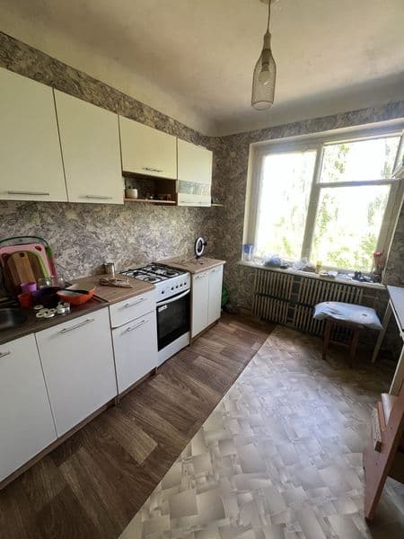 Продаж трикімнатноі квартири на Молодіжному
