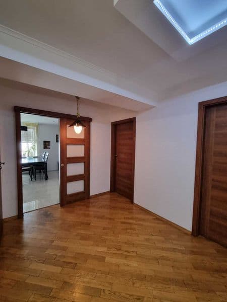 Продам 3-кімнатну квартиру проспект  Соборності