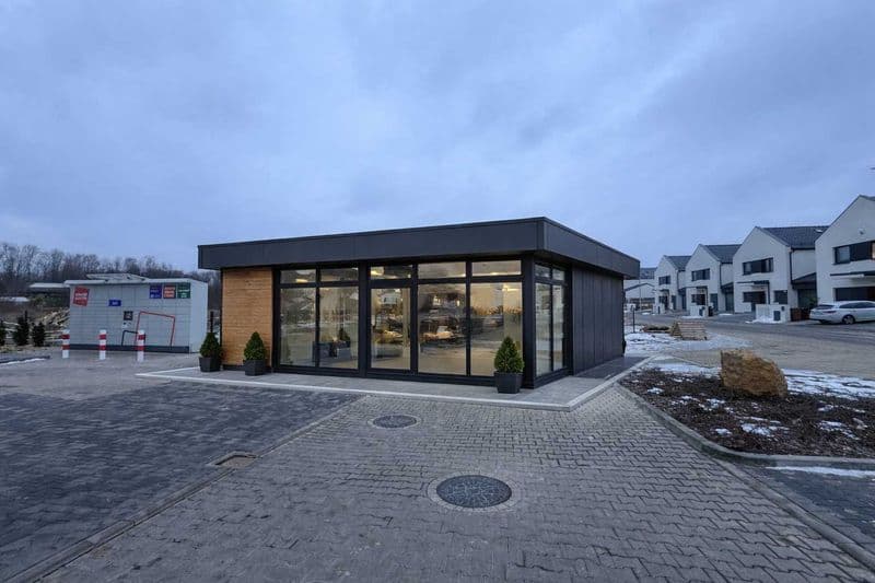 Miejsce parkingowe na sklep/pawilon Siemianowice Ul. Krupanka 92 60m²