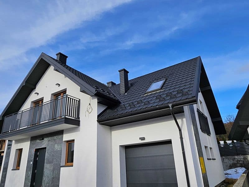 Krynica Zdrój, ul. Źródlana, na zboczu Góry Parkowej, dom 108m2