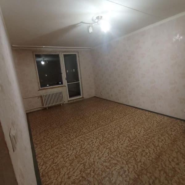 Чешка, двокімнатна.