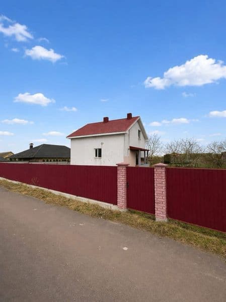 Продається двоповерховий будинок