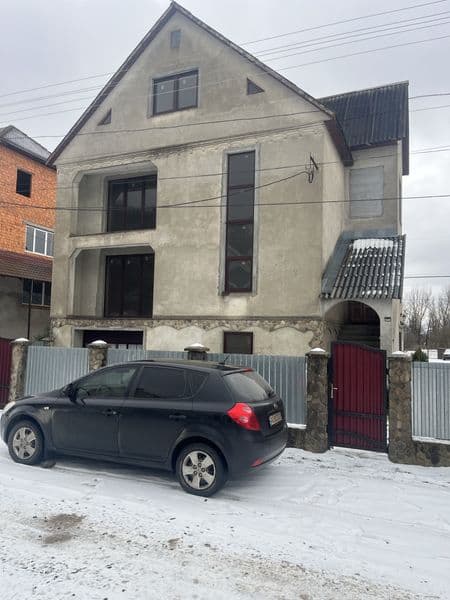 Продається будинок площею 295 кв.м