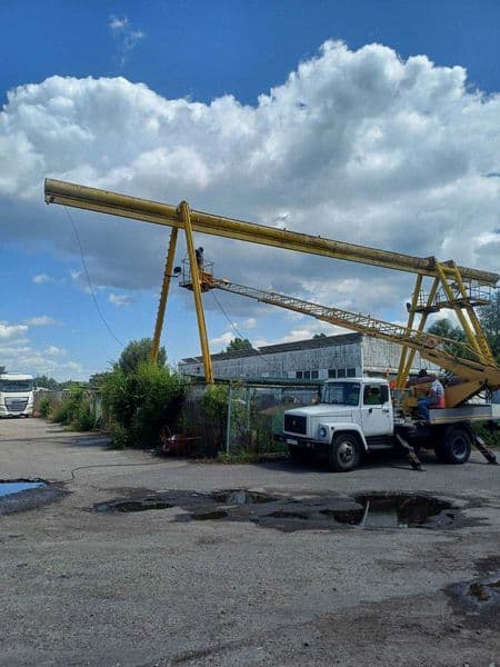 Аренда асфальтированной площадки с Козловым краном 5т. Борисполь