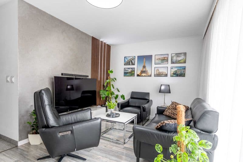 Ząbki, Powstańców | 68,44 m² | 3 pokoje (dziś 4) | 1 piętro | balkon | garaż | komórka
