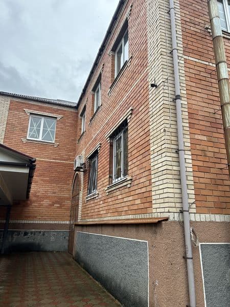 Продається 2 -х поверховий будинок 250 м2. Біленьке