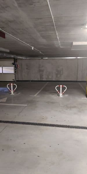 Miejsce parkingowe w bloku przy ul.  Wysoki Stoczek  58.