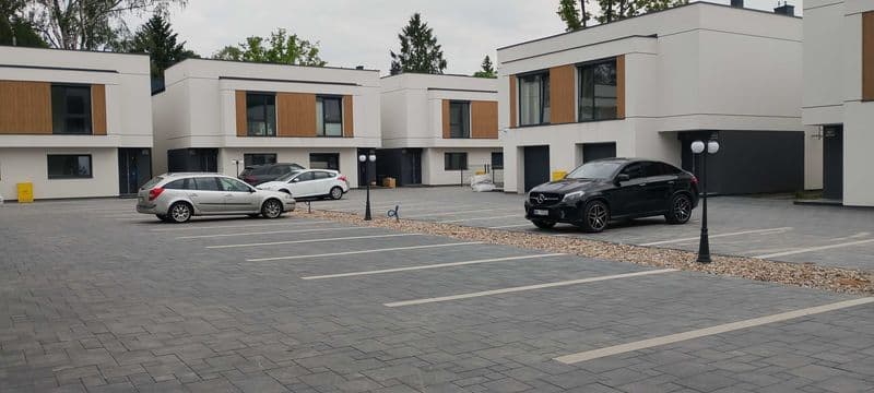 Dom segment z garażem, ogródkiem, bezczynszowe, centrum Wołomina