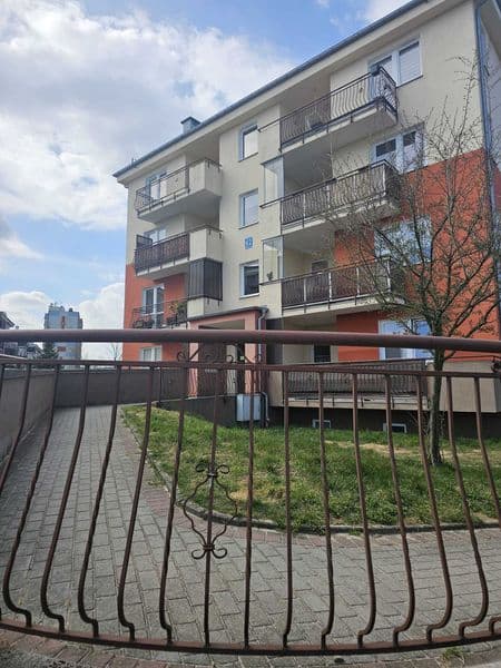 Jasne mieszkanie | 3 pokoje | Wysoki parter z podjazdem | Garaż | 2 balkony