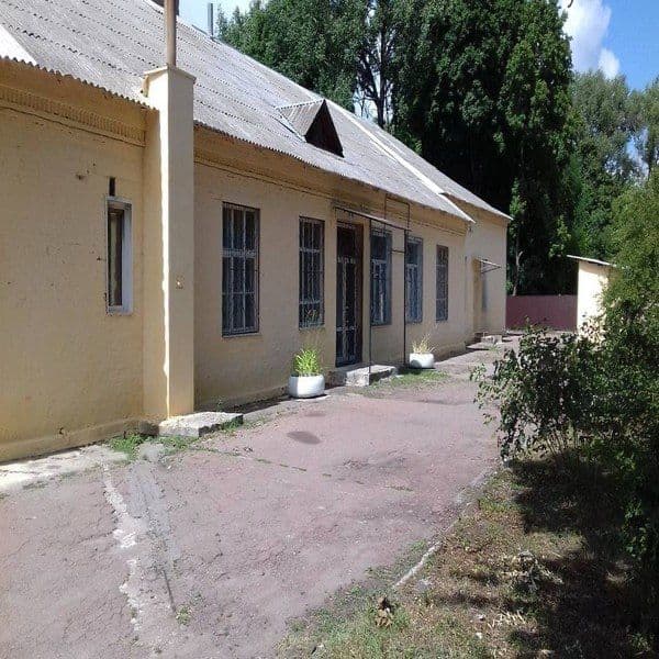 Продам діючу швейну фабрику 2450 м/кв.