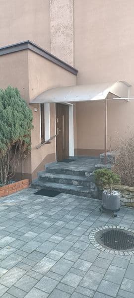Lokal usługowy przy targowisku miejskim