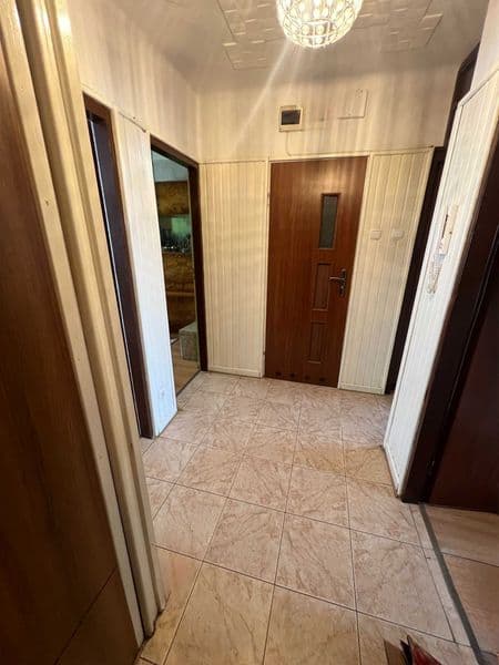 Mieszkanie na sprzedaż – 62 m², 4 pokoje, II piętro