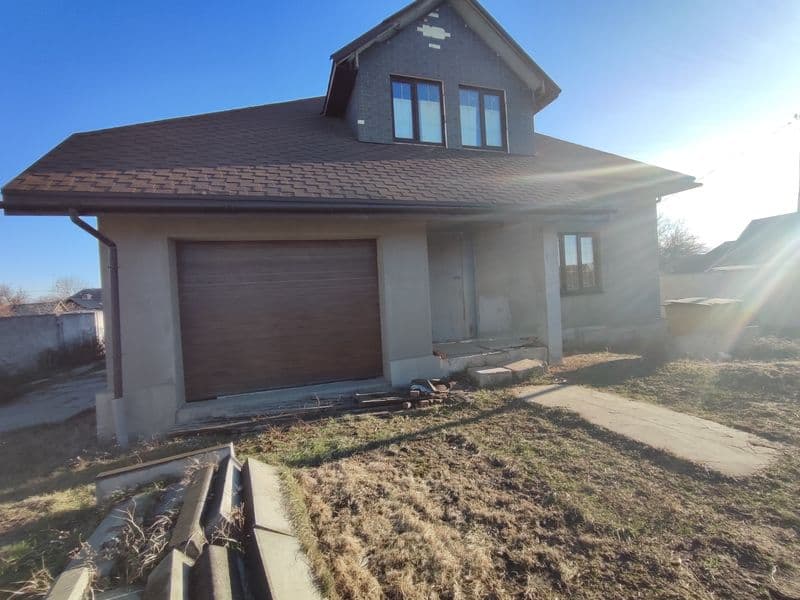 Продається добротний новий будинок