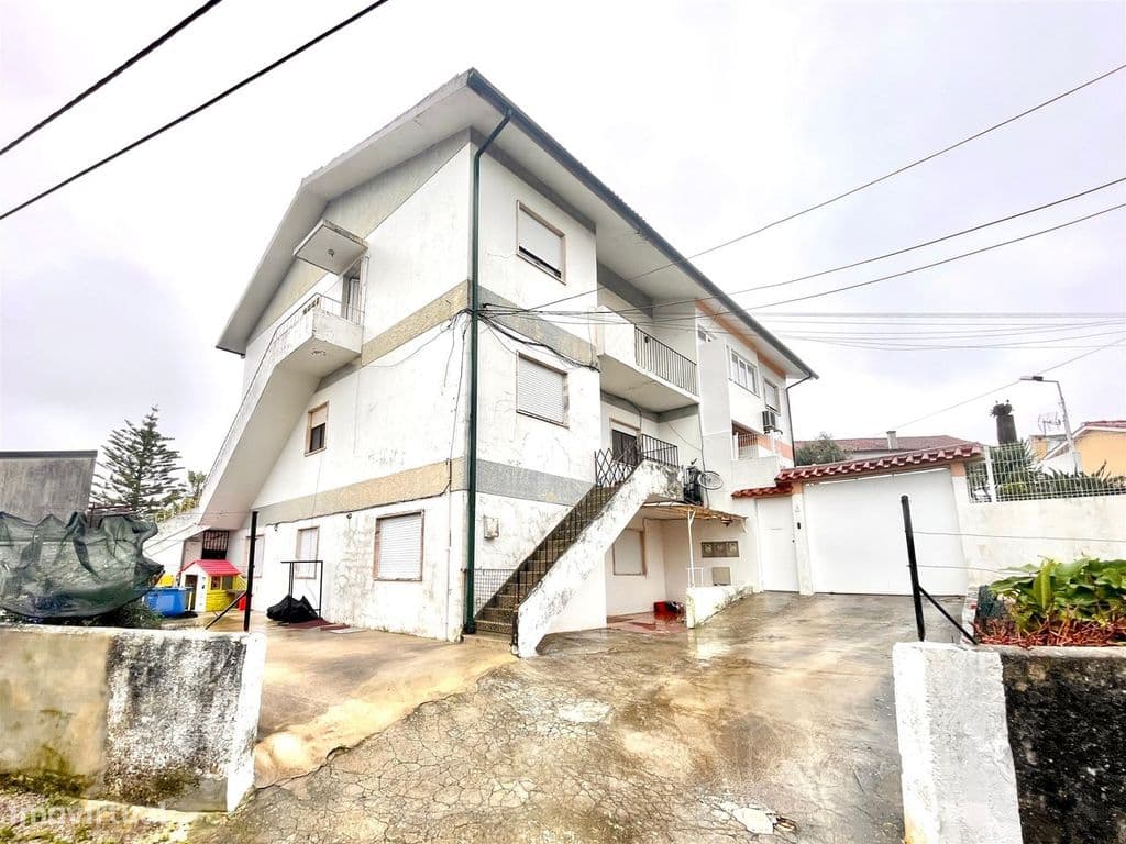 Prédio com 3 apartamentos T3 - Coimbra