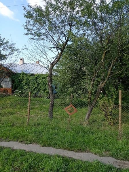 Продається 30 соток зем. ділянка з будинком в м. Долина