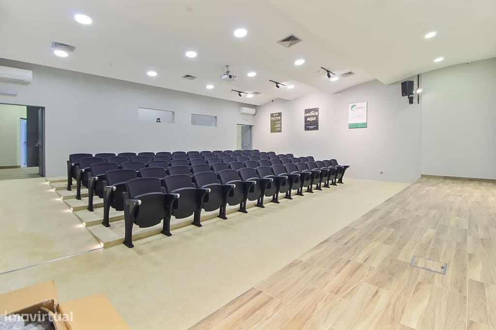 Auditório 73 lugares - pague diretamente ao proprietário sem juros.