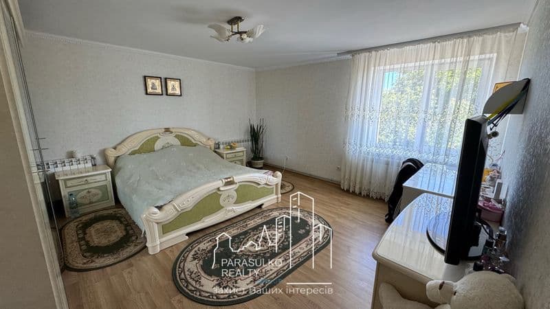 Продам просторий будинок, який готовий для проживання