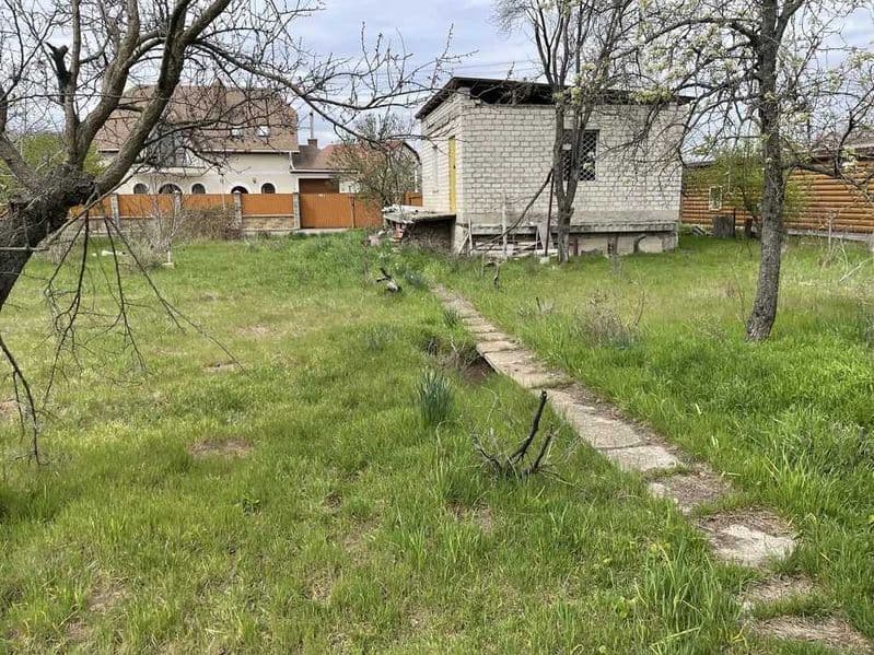 (13) Продам земельну ділянку з незакінченим будівництвом.