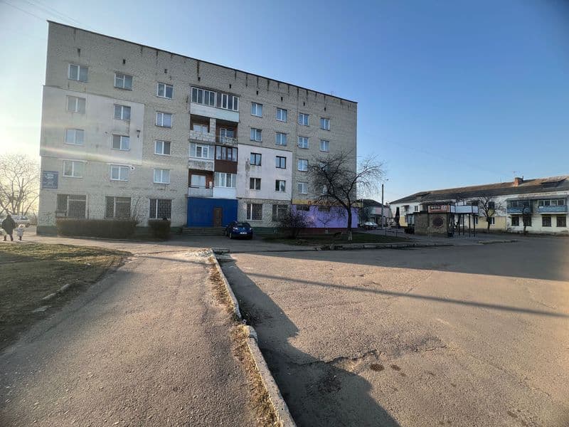 Продам комерційну нерухомість на першому поверсі Здолбунів 480м.кв.