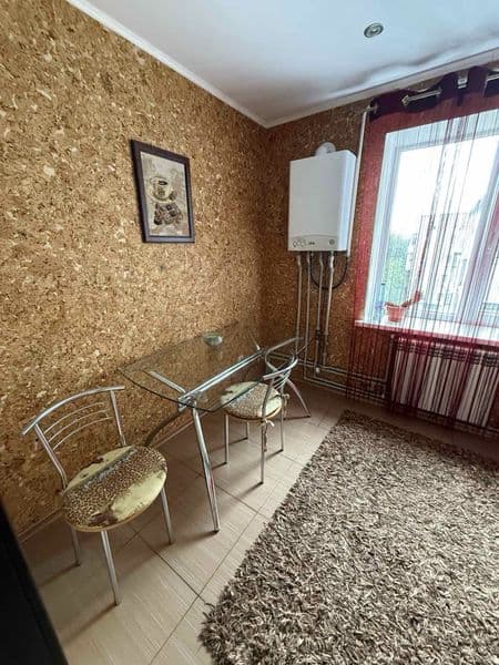 Квартира 4х кімнатна з ремонтом і