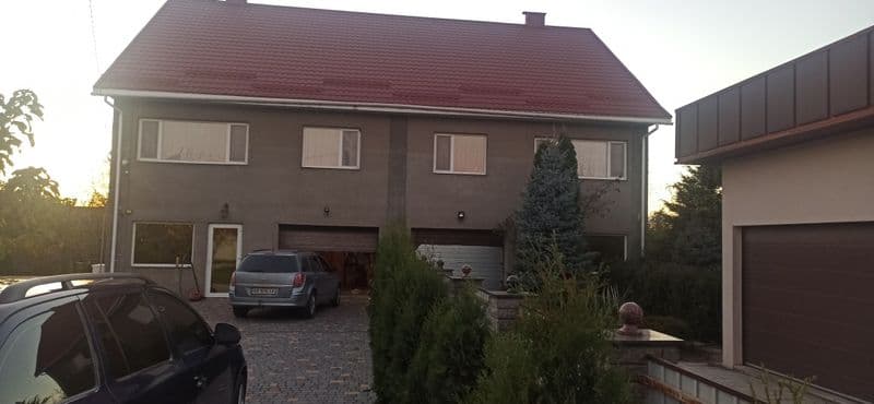 Комфортний будинок в центрі міста