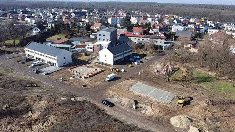 Bliźniak w stanie surowym otwartym na Osiedlu Sady