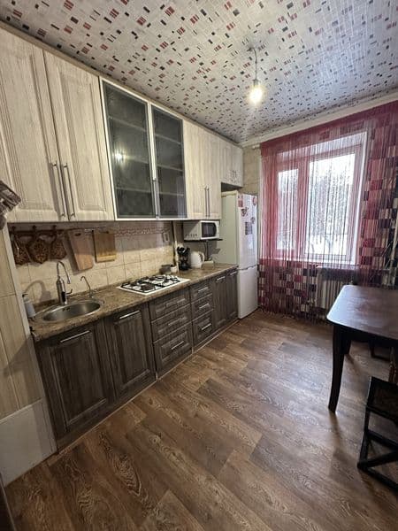Продам  3-х кімнатну квартиру у м. Лозова