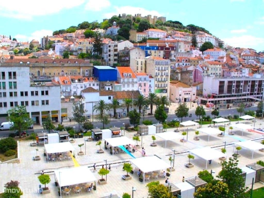 Prédio Devoluto anterior a 1951 no Martim Moniz