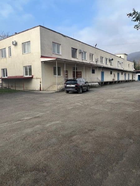 Виробничо-складський комплекс із адмінбуд на воасній ділянці 1.5  га