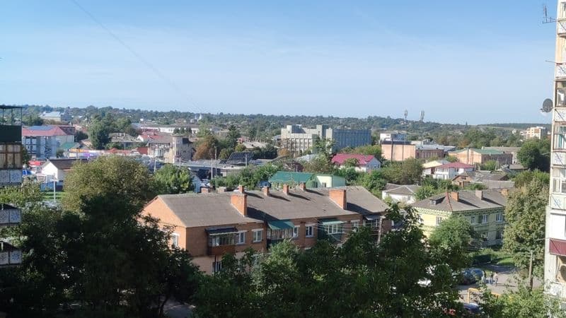 Продам 4-х кімнатну квартиру в центрі