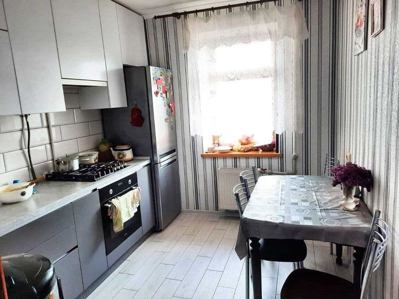 Продаж 4-кімнатної квартири по просп. Перемоги (Курський)