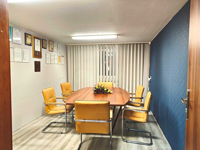 Sprzedam lokal 105 m² - 5 pokoi - Sławinek - biuro, gabinet masażu