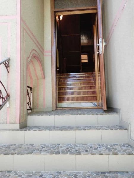 Будинок 240 м² | 7.1 сотки | 2 гаражі