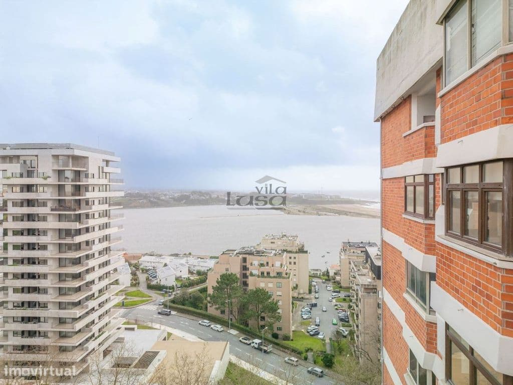 Apartamento T3 c/ vistas deslumbrantes de rio e mar