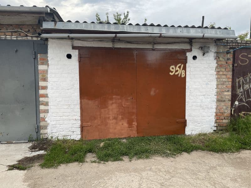 Продам капітальний гараж м Багачеве