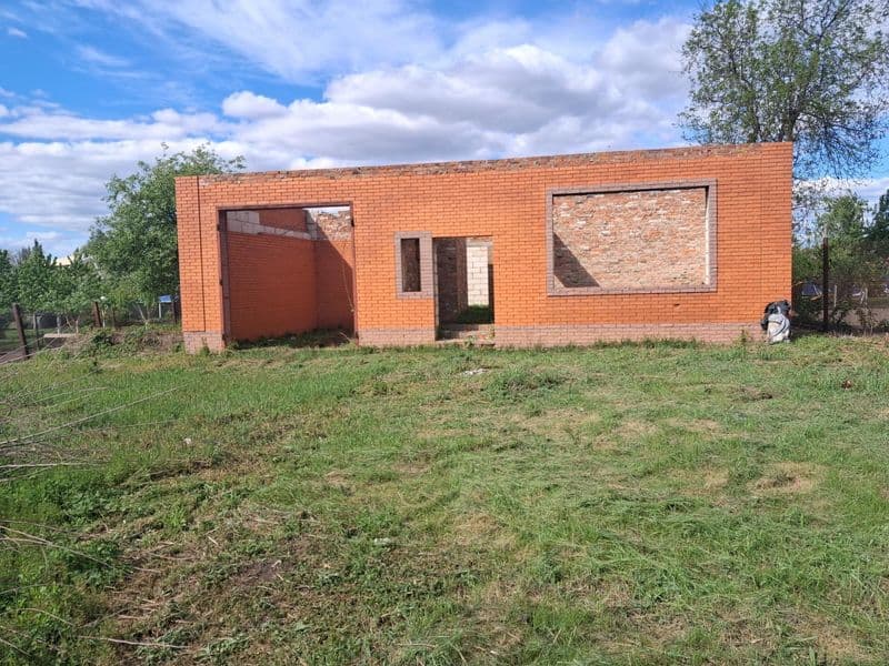 Нерухомість, Недобудований будинок.120кв м