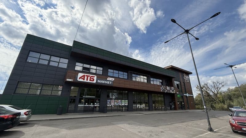 Оренда  комерційного приміщення 730 м2,з терасою, ліфтом та  парковкою