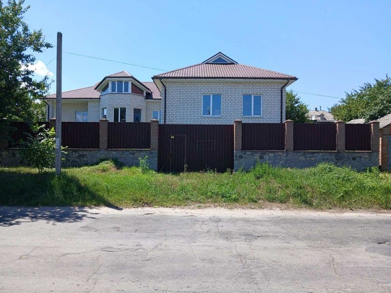 Дом-коттедж в г. Светловодск