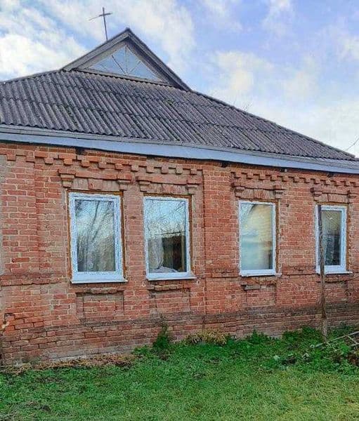 Продам будинок в Дергачах р-н Стадіону, зручності, 4 кімнати + кухня