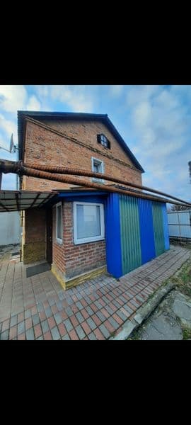 Продам трикімнатну квартиру.