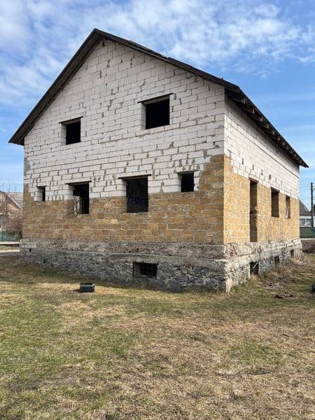 Незавершене будівництво на Новосілках