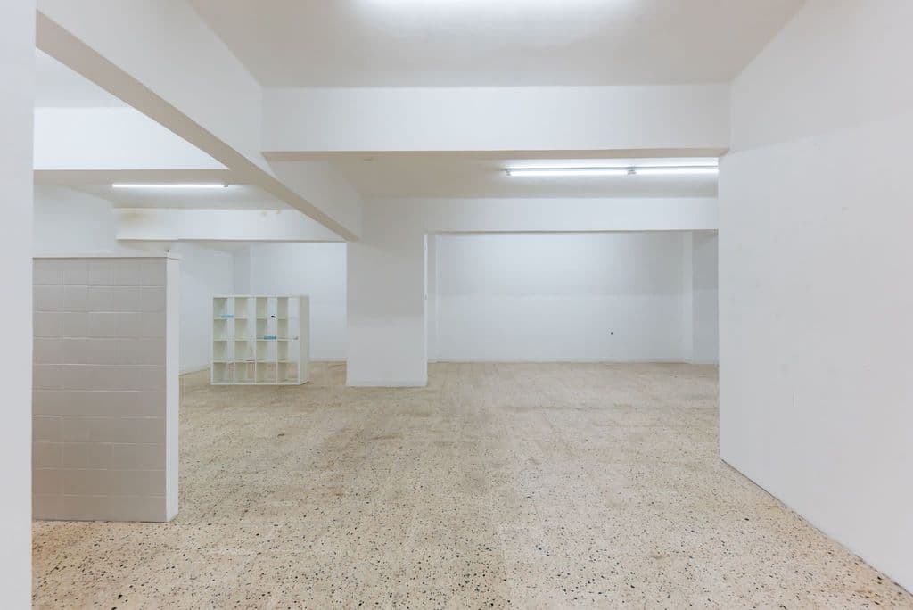 Armazém 290m2 - Sacavém