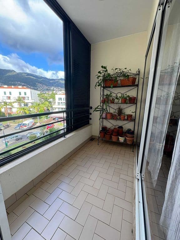 Apartamento T4 nas Madalenas com vista mar